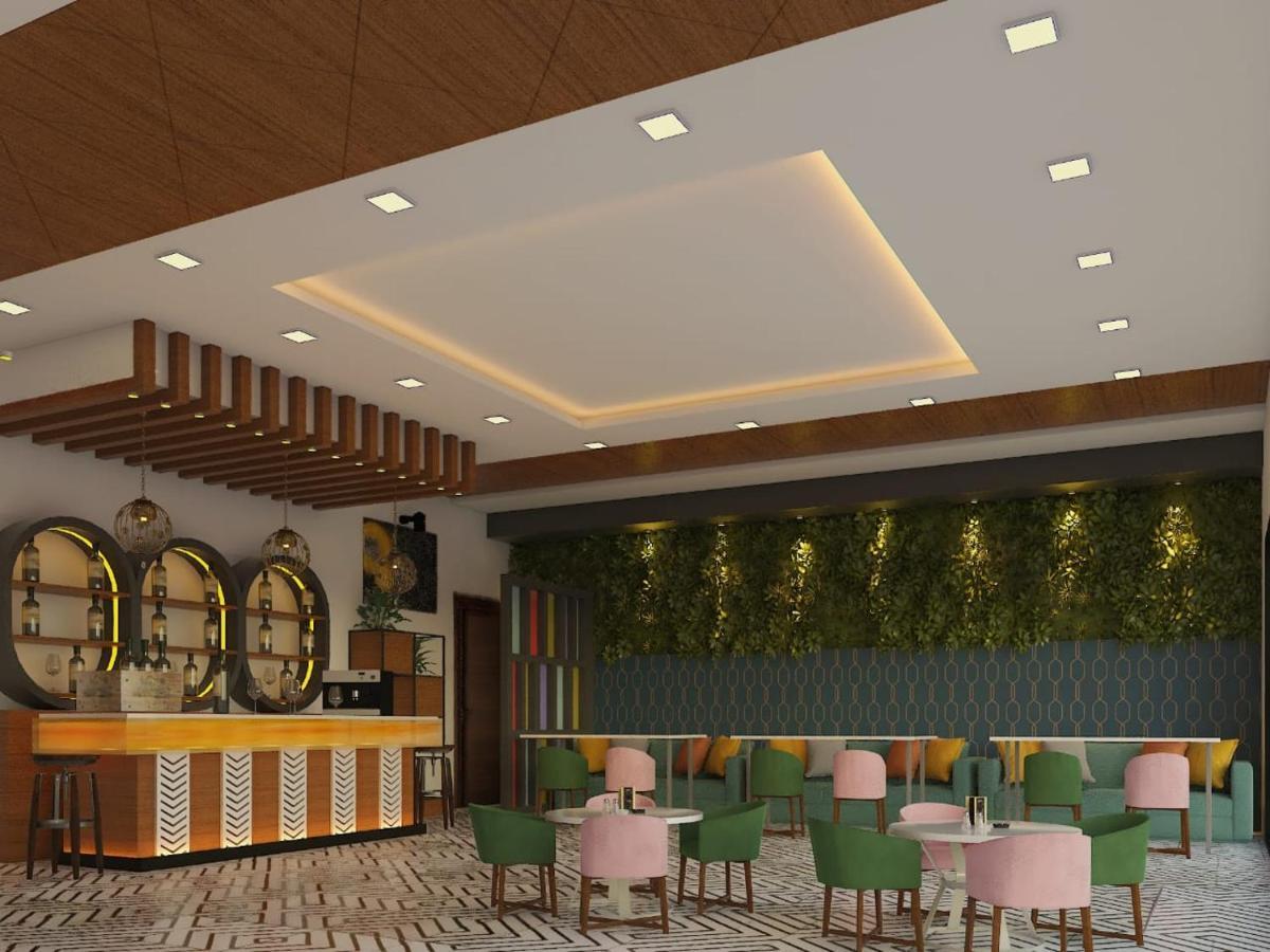Hotel Savitri Signature Narsinghpur Exterior photo